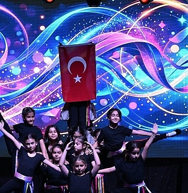 buyuksehirin-minikleri-yil-sonu-gosterisinde-alkis-topladi.jpg