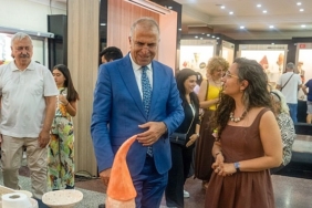 camurun-sanata-donustugu-sergi-yogun-ilgi-gordu.jpg