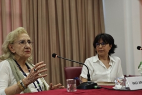 inci-aral-niluferde-okurlariyla-bulustu.jpg
