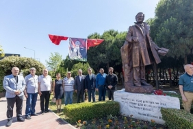 nazim-hikmet-karsiyakada-siirleriyle-anildi.jpg