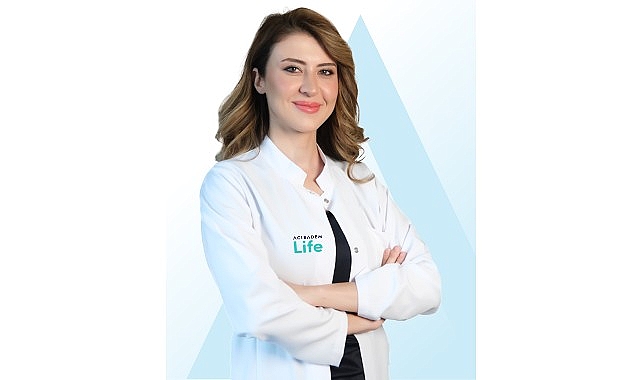 aynada-gordugunuz-kirisikliklarin-gercek-nedeni-yaslilik-degil.jpg