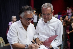 ayvalikta-kuresel-ve-cagdas-kultur-sanat-acilimi-basladi.jpg
