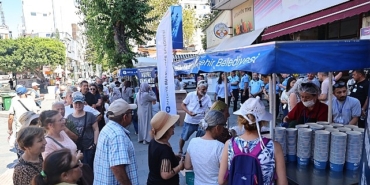 buyuksehirin-asure-ikramlari-suruyor.jpg