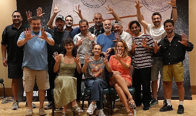 cakallarla-dans-8-sututgart-cikarmasi-ekibinin-okuma-provasi-bol-kahkahayla-gecti.jpg