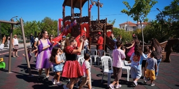 cesmede-yenilenen-parklarda-yaz-boyu-senlik-var.jpg
