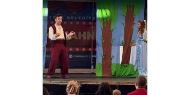 gezici-sahne-baglarbasi-mahallesi-sakinleriyle-bulustu.jpg