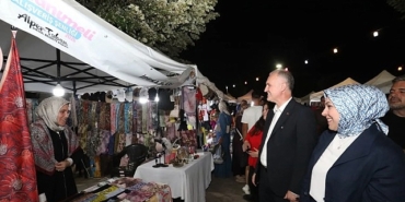 hanimeli-alisveris-senligi-tum-coskusuyla-devam-ediyor.jpg
