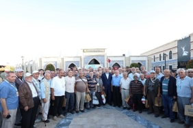 hatirdan-hatiraya-kultur-turlarina-katilan-emeklilerle-bulusan-baskan-altay-iyi-ki-konyada-yasiyoruz-iyi-ki-sizlere-hizmet-ediyoruz.jpg