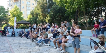 maltepede-yazin-en-guzel-sahnesi-parklarda-kuruluyor.jpg