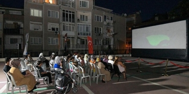 osmangazide-yaz-aksamlari-acik-hava-sinemasiyla-senleniyor.jpg