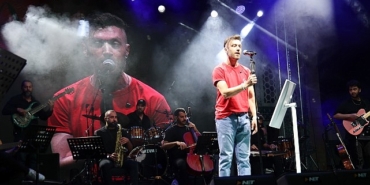 selcuklu-belediyesi-sanat-akademisinden-unutulmaz-2000ler-turkce-pop-konseri.jpg