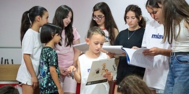 tiyatronun-yeni-yetenekleri-karsiyakada-yetisiyor.jpg