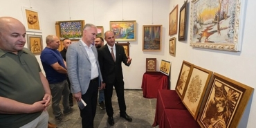 yuksel-kilicoglunun-kisisel-resim-sergisi-inegol-kent-muzesinde-acildi.jpg