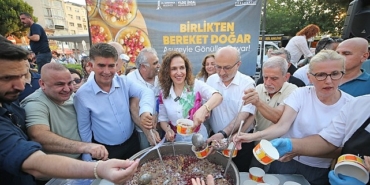 yuzlerce-karsiyakali-asurenin-bereketini-paylasti.jpg