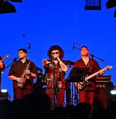 can-gox-manisalilara-unutulmaz-bir-gece-yasatti.jpg