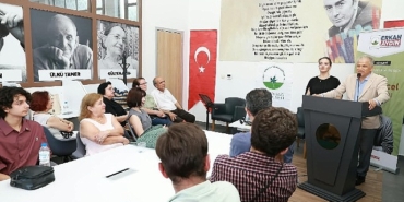 can-yucel-osmangazide-siirlerle-anildi.jpg