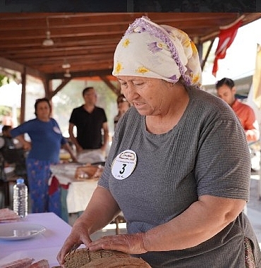 Seferihisar’ın atalık tohumu, yerel üretim kültürü ve geleneksel lezzetleri 9. Ata Ekmeği ve Armola Şenliği’nde bir araya geliyor.